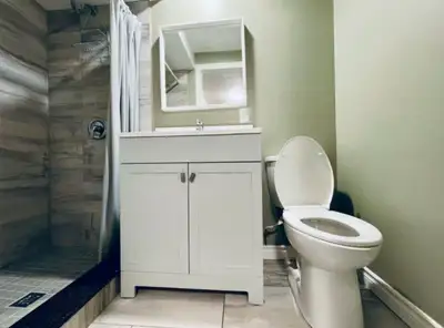 Furnished Basement Room – Private Bath-Walk to Niagara College
