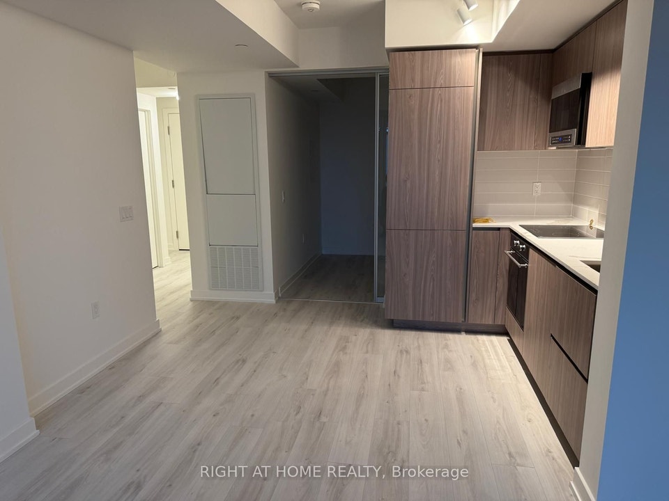 One Bedroom Condo with Balcony for Rent -Yonge & Eglinton-$2150 3