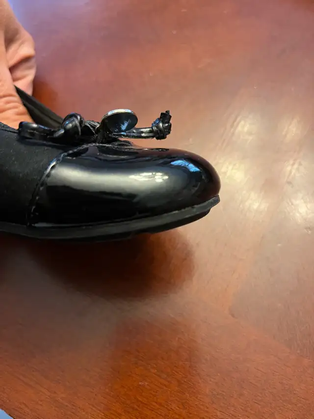 Anne Klein Sport women’s 8 black ballet flats, faux patent in Women's - Shoes in Oshawa / Durham Region - Image 10