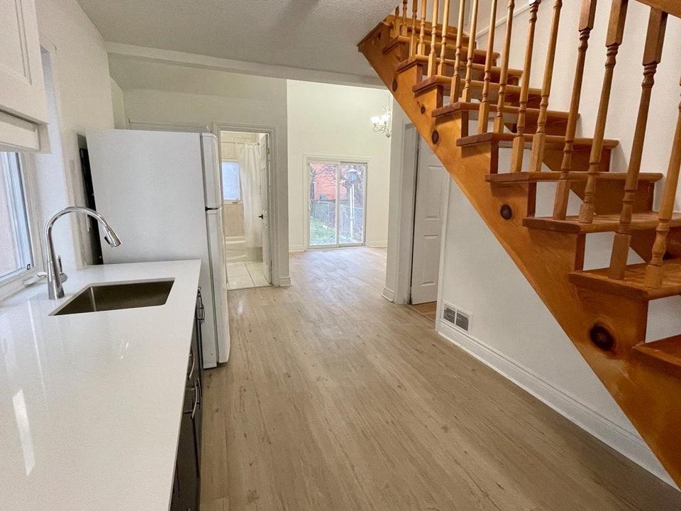 3-Bedroom Home in Toronto for Rent! 3
