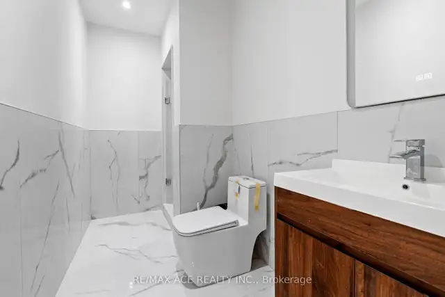Private room for rent in Scarborough for a girl in Room Rentals & Roommates in City of Toronto - Image 6