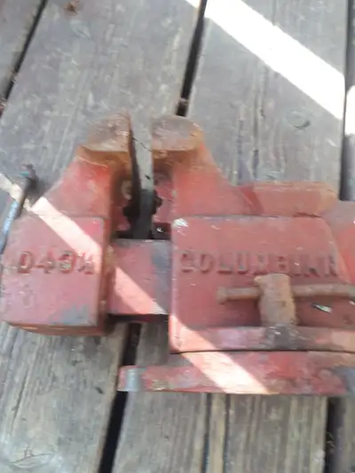 Vintage Columbian Model D43 1/2 Bench Vise, View more
