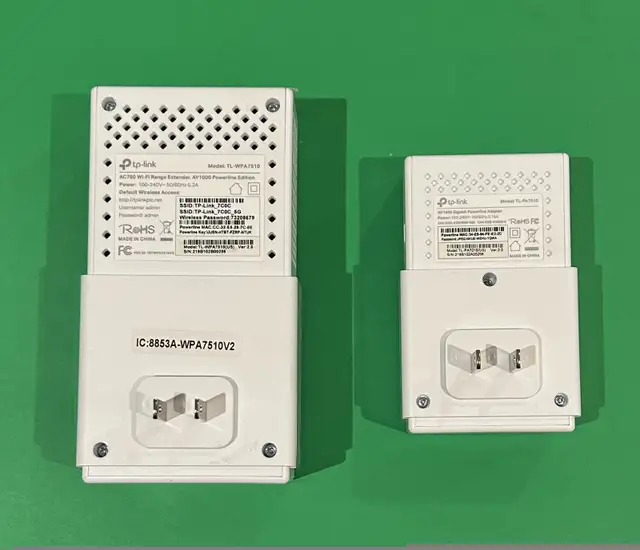 TP-Link AV1000 Gigabit Powerline ethernet Adapter kit in Networking in City of Toronto - Image 4