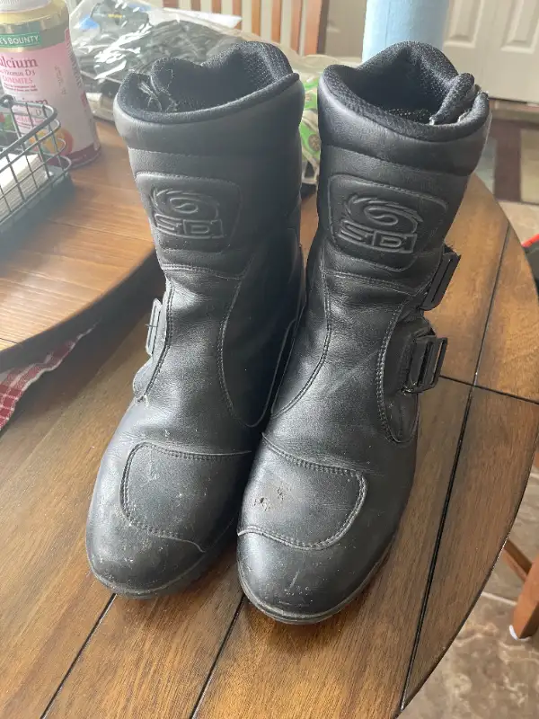 Motorcycle Boots in Sport Bikes in Calgary - Image 2