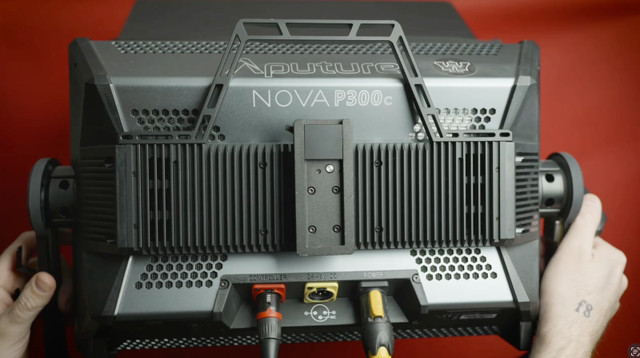 Aputure Nova P300c Video Light in Other in Oakville / Halton Region - Image 3