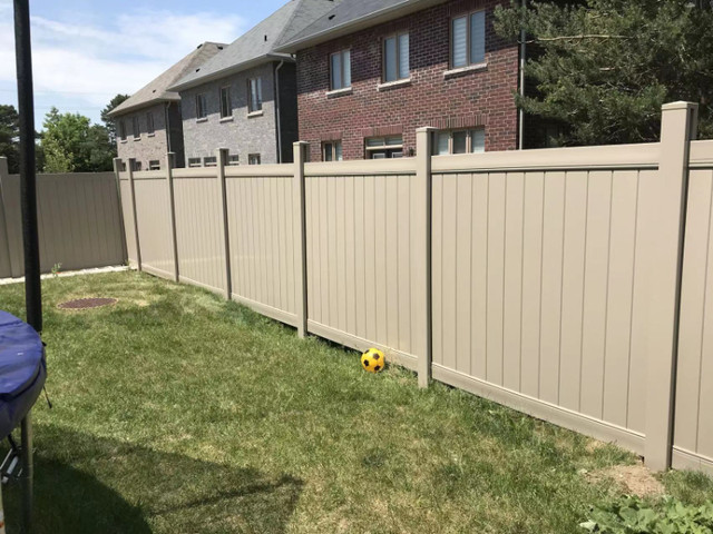 Stylish Tan Vinyl Fencing - Hot Season Sale! in Decks & Fences in Mississauga / Peel Region - Image 3