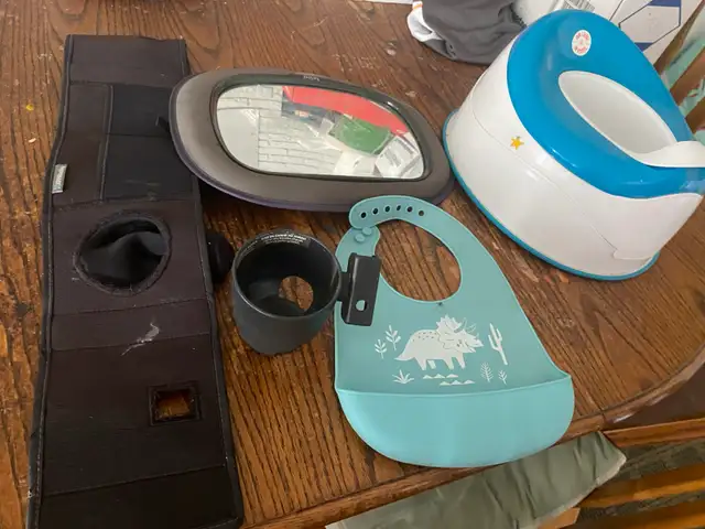 Assorted Baby Gear Bundle in Multi-item in City of Toronto - Image 2