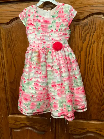 Beautiful girls dress size 6, View more