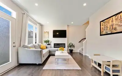 Private Room Available in Barrhaven Location: Barrhaven Rent: $800/month (includes all utilities) Av...