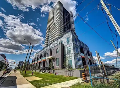 MISSISSAUGA CITY CENTRE Newer Luxury Unit with Private Balcony & Unobstructed City Views Bright and...