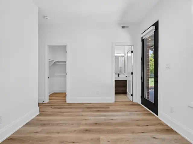 2 Bed, 2 Bath Apartment - 28 Norcross Road, Unit 3 in Long Term Rentals in City of Toronto - Image 12