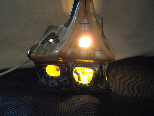 Mouse School Night light in Home Décor & Accents in Grande Prairie - Image 2