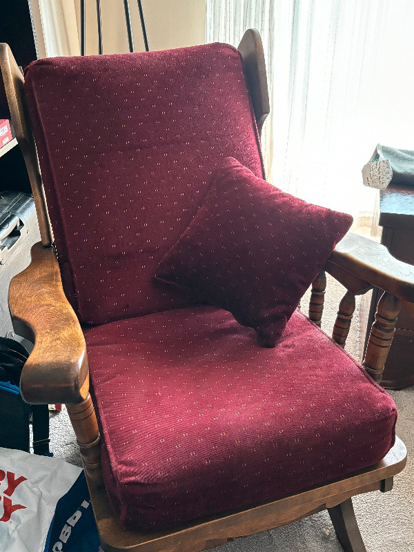 Antique Rocking Chair in Chairs & Recliners in Hamilton