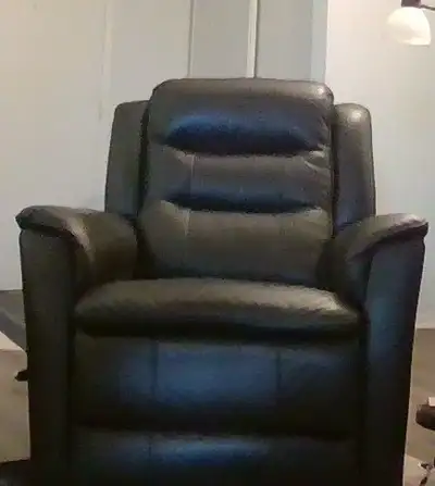 Black Recliner/Swivel /Rocker Chair for sale. Purchased from Tepperman's in July, 2024. Moving so mu...