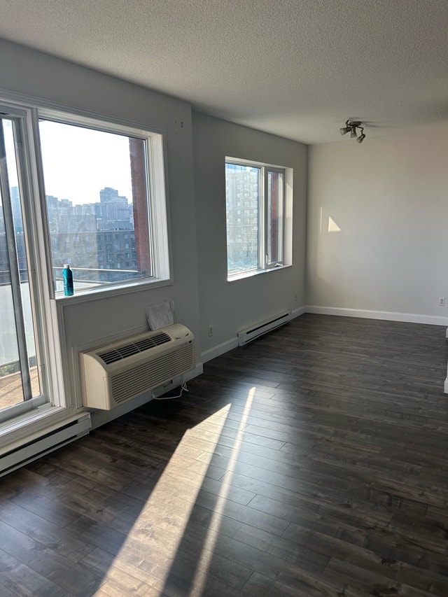 Condo à Vendre — photo 1