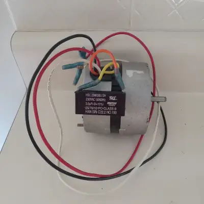 Sim Shin HSC 23M03OUSH 230 VAc 50/60 Hz AC motor ceiling or range fan Never used Cash only please