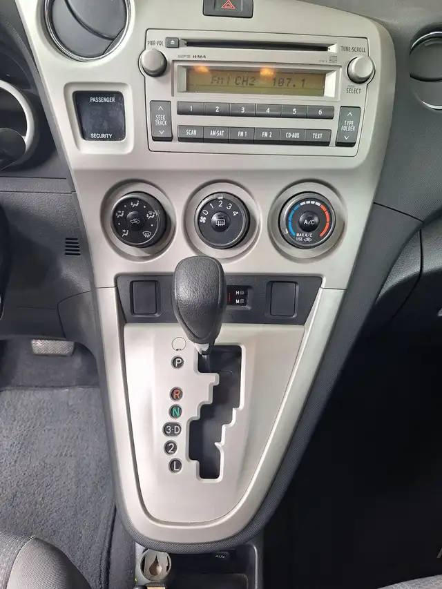 2012 Toyota Matrix for sale in Cars & Trucks in Sunshine Coast - Image 11