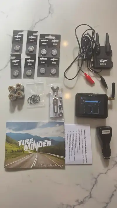 TireMinder i10 Complete system. 0-199 psi. All accessories included. 100% perfect condition and work...