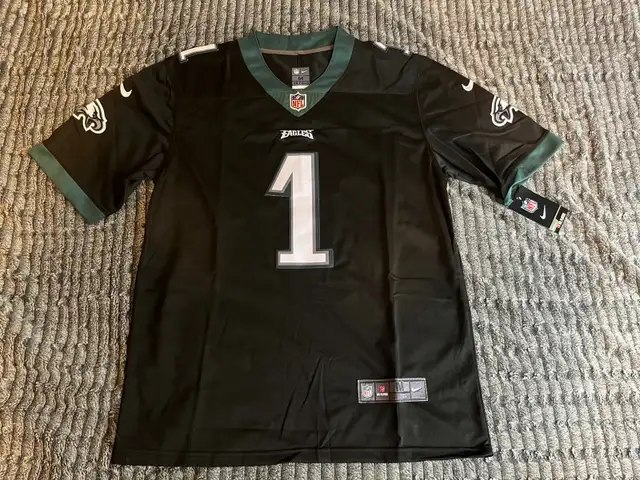 Jalen Hurts Philadelphia Eagles Jersey New in Men's in Guelph - Image 3