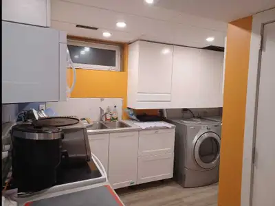 Room available for quiet, non-smoking, responsible, clean professional or serious student. 0.2 km to...