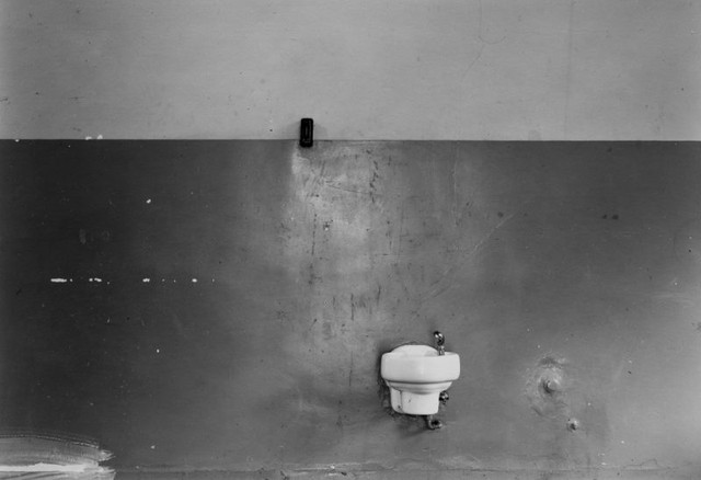Camouflage by Lynne Cohen, 2005 Book of Photographs in Non-fiction in Gatineau - Image 4