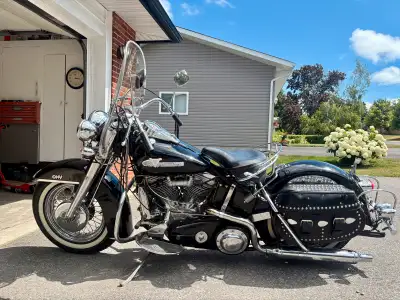 ‘55 PanHead 74 hydra-glide dresser with saddlebags. Text 613-581-3390 if interested.