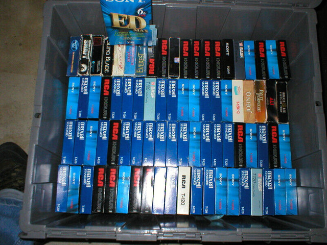 DVD CASETTES VIDEO VHS TAPE MOVIE inclus FREE vhs PLAYER dans CD, DVD et Blu-ray  à Longueuil/Rive Sud - Image 2