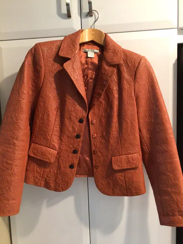 GENUINE Short Leather Jacket in Women's - Tops & Outerwear in Kingston - Image 2