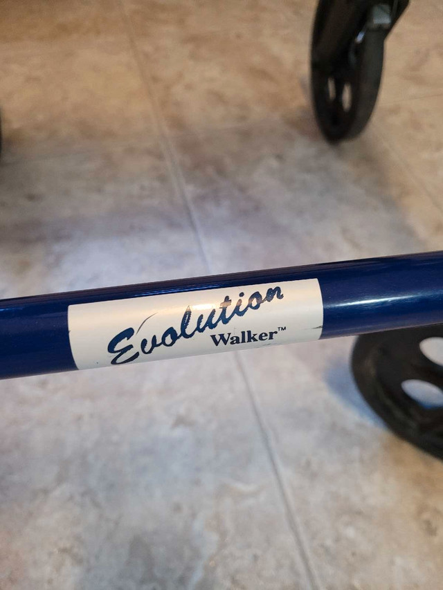 Evolution "piper" model walker in Health & Special Needs in Edmonton - Image 3