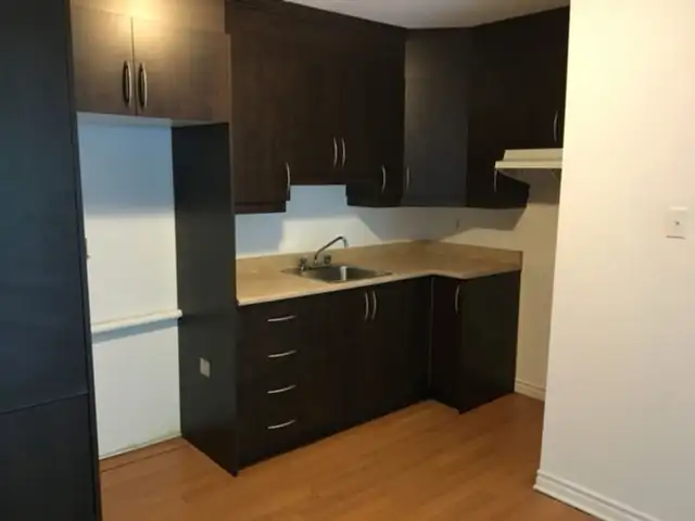 Loge 51/2 41/2 31/2 Bromont remise et stationnement privé inclus in Long Term Rentals in Granby - Image 3