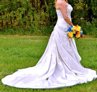 Gorgeous Sophia Tolli wedding dress