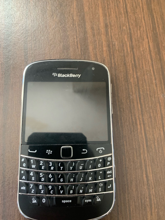 Blackberry Bold 9900 Telus/koodo locked good condition in Cell Phones in Markham / York Region - Image 2