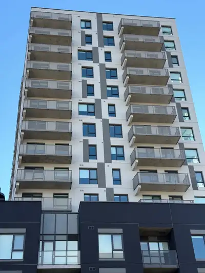 This newly build unit has following features: Balcony All high end appliances Walk in closet In- uni...