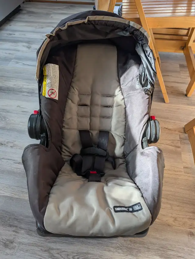 Infant Car Seat in Strollers, Carriers & Car Seats in Ottawa - Image 3