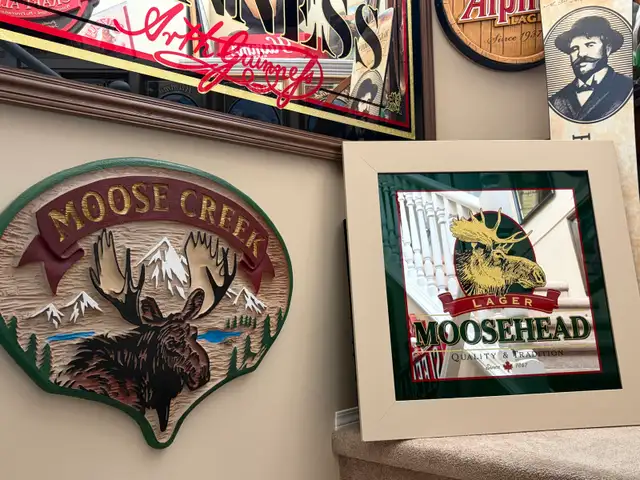 Vintage Moosehead Beer Bar Mirror Mint Condition  in Arts & Collectibles in Calgary - Image 5