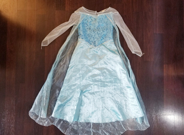 Frozen Elsa dress size 10-12 in Costumes in Lethbridge