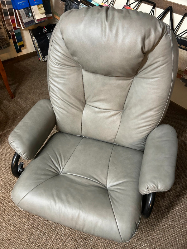 Leather RENO CHAIR and OTTOMAN (swivel) in Chairs & Recliners in Dartmouth - Image 2
