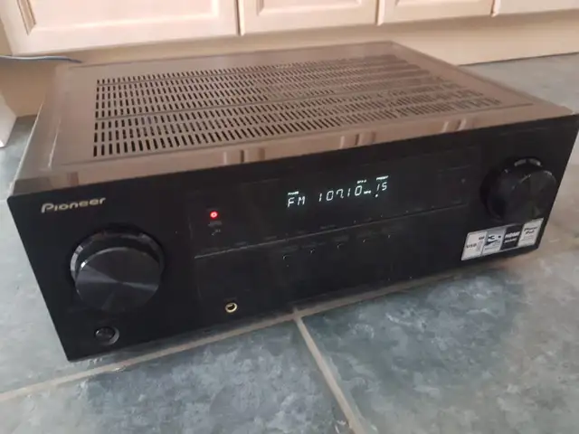 Pioneer VSX-821-K/480W/5.1/Home theater receiver with 3D ready in Stereo Systems & Home Theatre in Markham / York Region - Image 7