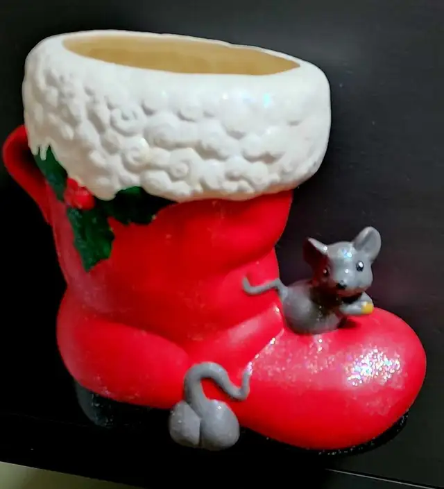 Christmas Boot Vase in Holiday, Event & Seasonal in Calgary - Image 2