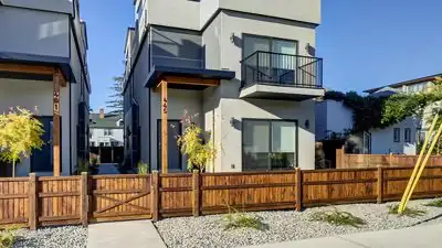 3 Bedroom, 2.5 Bathroom, Sleeps 6 This warm and inviting 1400 sq. ft. vacation paradise is just a fe...