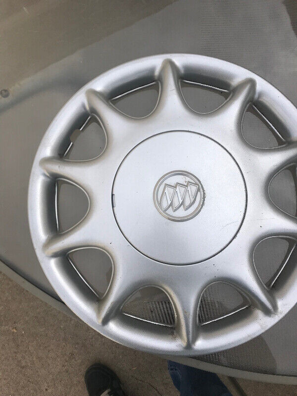 2005 Buick century hubcap in Tires & Rims in Lethbridge