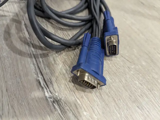 2 port PS2 KVM with cables485900368332738562