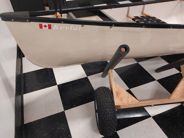 16'4" Kevlar Canoe in Fishing, Camping & Outdoors in Mississauga / Peel Region
