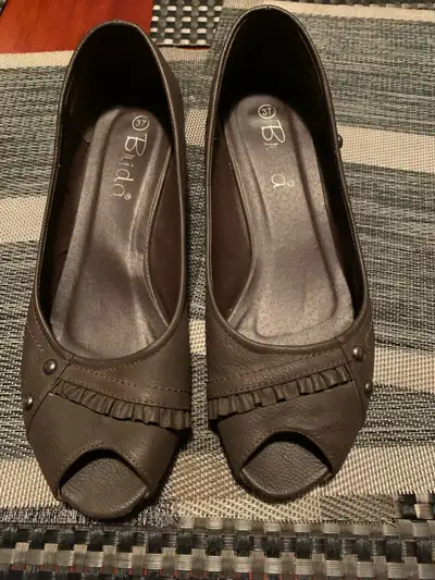 Women dress / small pumps heels  shoe size 37, View more