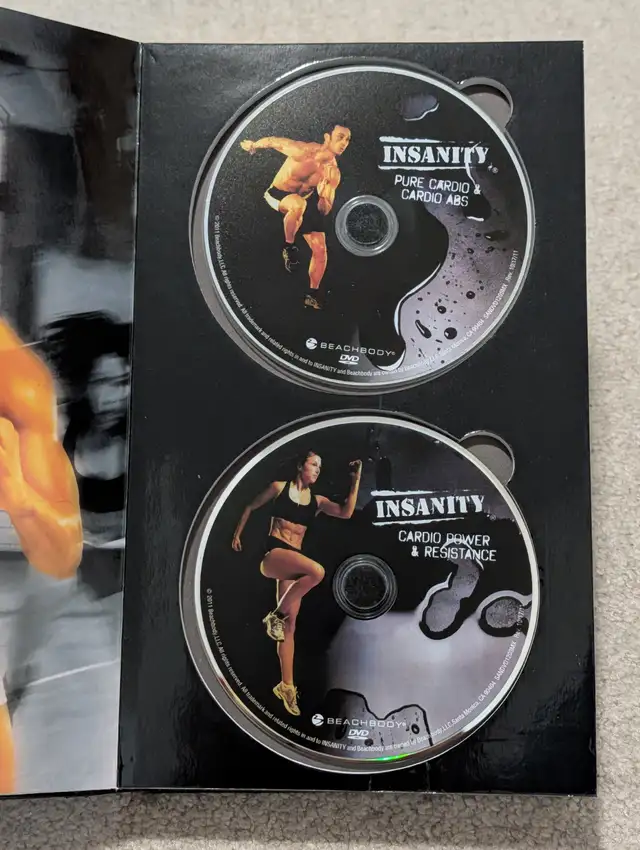 INSANITY Workout Program Deluxe Kit 10 + 3 DVD Set in CDs, DVDs & Blu-ray in Hamilton - Image 8
