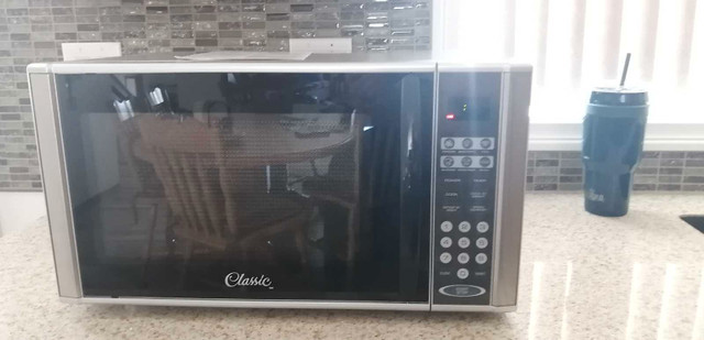 Microwave oven  in Microwaves & Cookers in Saskatoon - Image 2