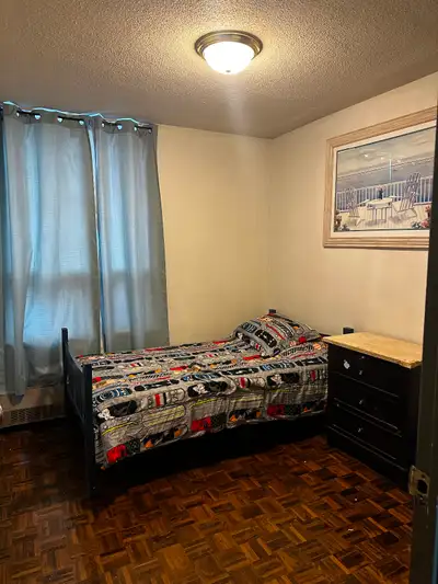 *FEMALES ONLY*- Renting one room at classy brand new furnished suite 3bedroom apartment. kitchen and...