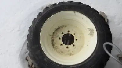 ELMERS 360/60 =22.5TIRE 8 BOLT 16 PR ALSO ELMERS 550 /45 - 22.5 TIRE 16 PR