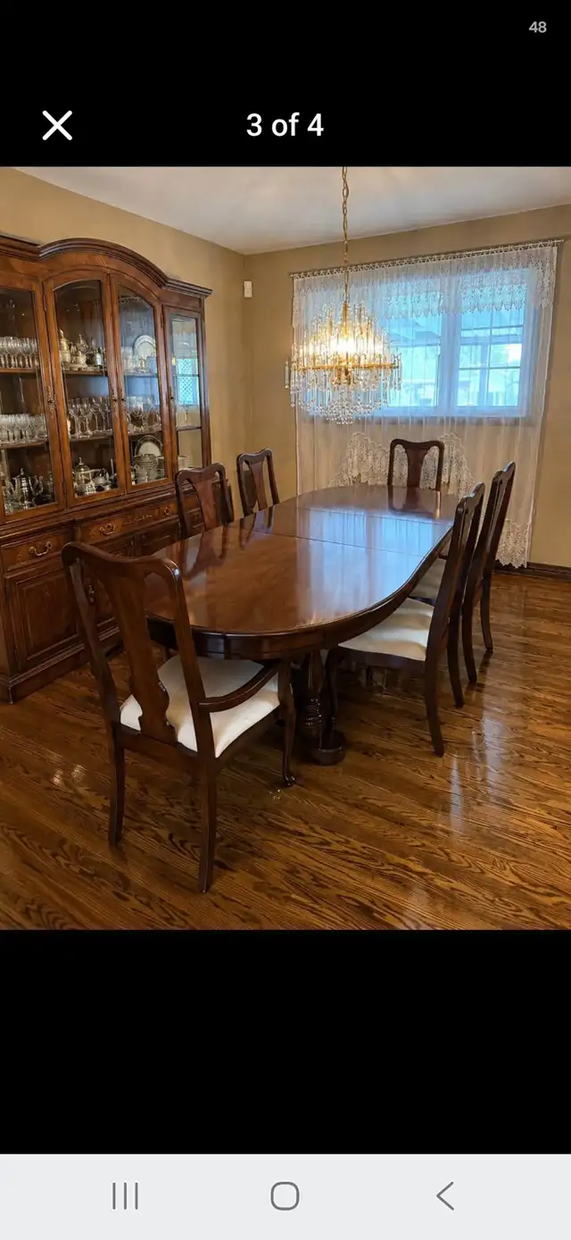 Dining room set in Dining Tables & Sets in Hamilton - Image 3