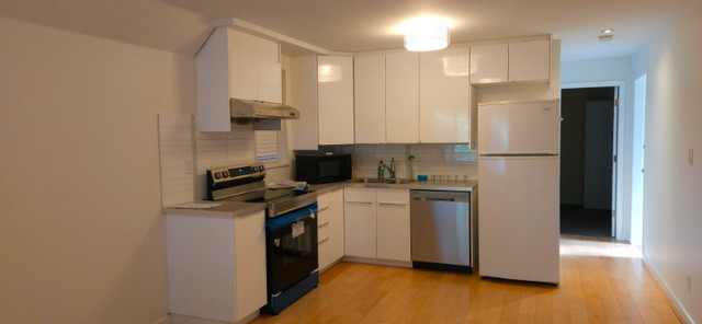 2 Bedroom Suite Rental - Heart of Commercial Drive in Long Term Rentals in Vancouver - Image 2